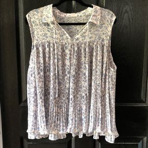 Lauren Conrad pleated cap sleeve top